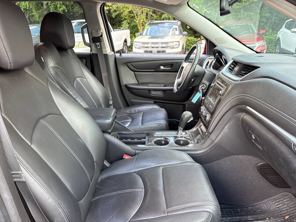 Used 2015 Chevrolet Traverse LT FWD image 27