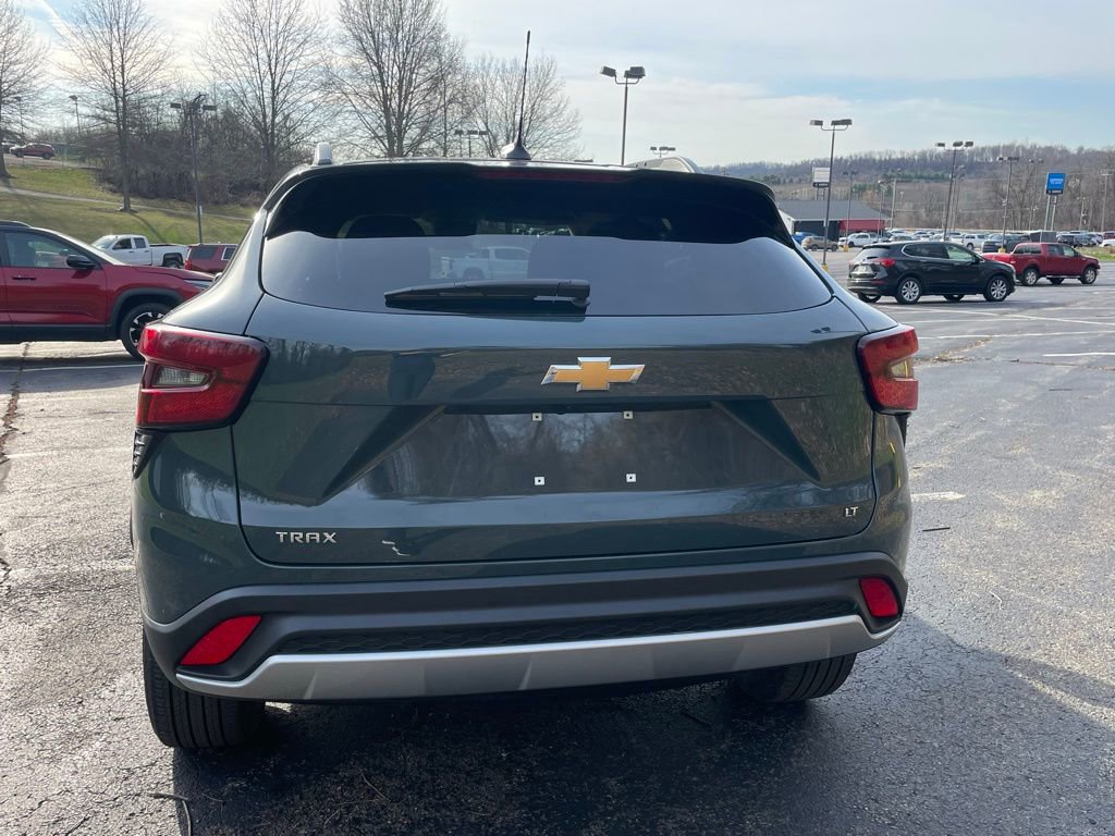 Certified 2025 Chevrolet Trax LT w/ LT Convenience Package image 4