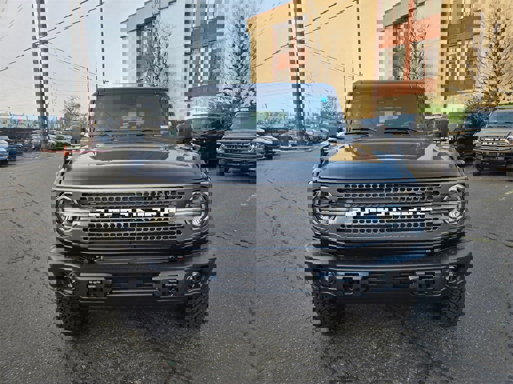 New 2025 Ford Bronco Badlands image 2