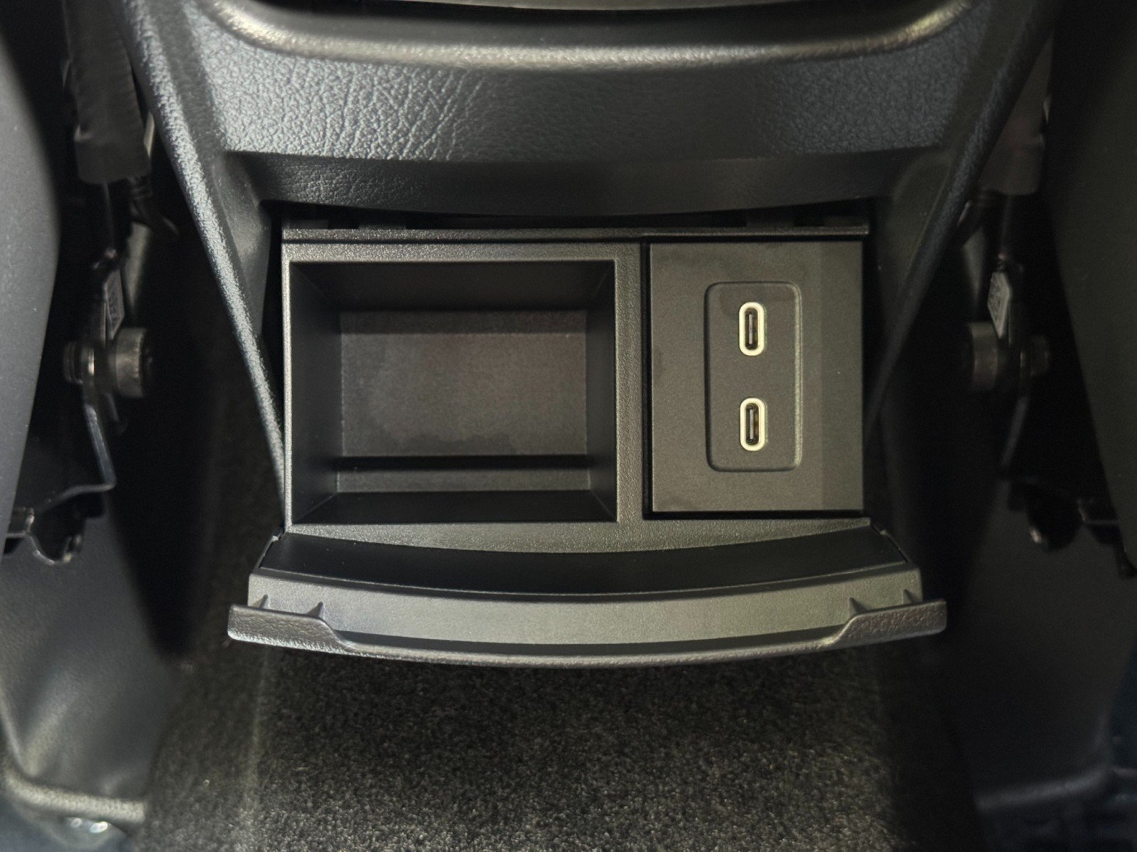 Used 2025 Mercedes-Benz GLA 35 AMG 4MATIC w/ Exclusive Trim Package image 39