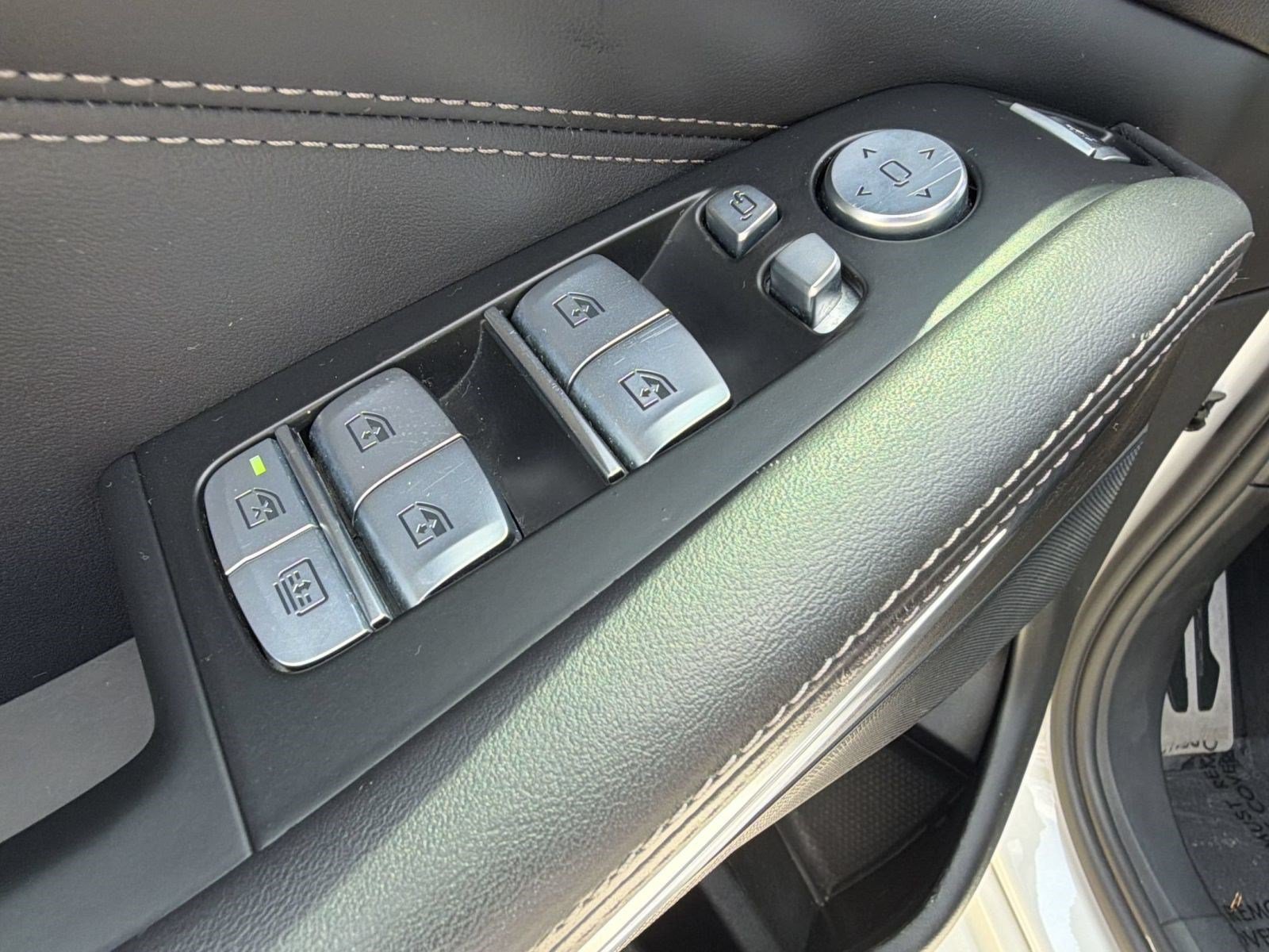 Used 2022 BMW X7 xDrive40i w/ M Sport Package AWD/4WD image 26