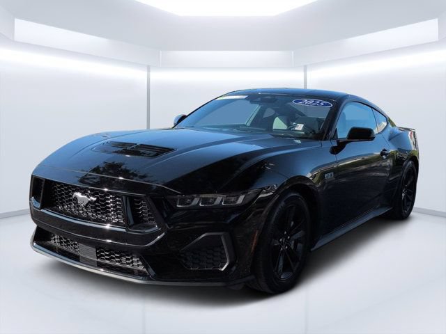 Used 2025 Ford Mustang GT RWD image 7