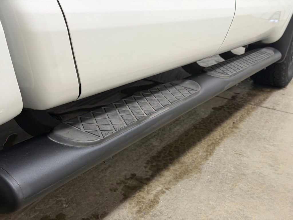 Used 2018 Nissan Titan S image 10