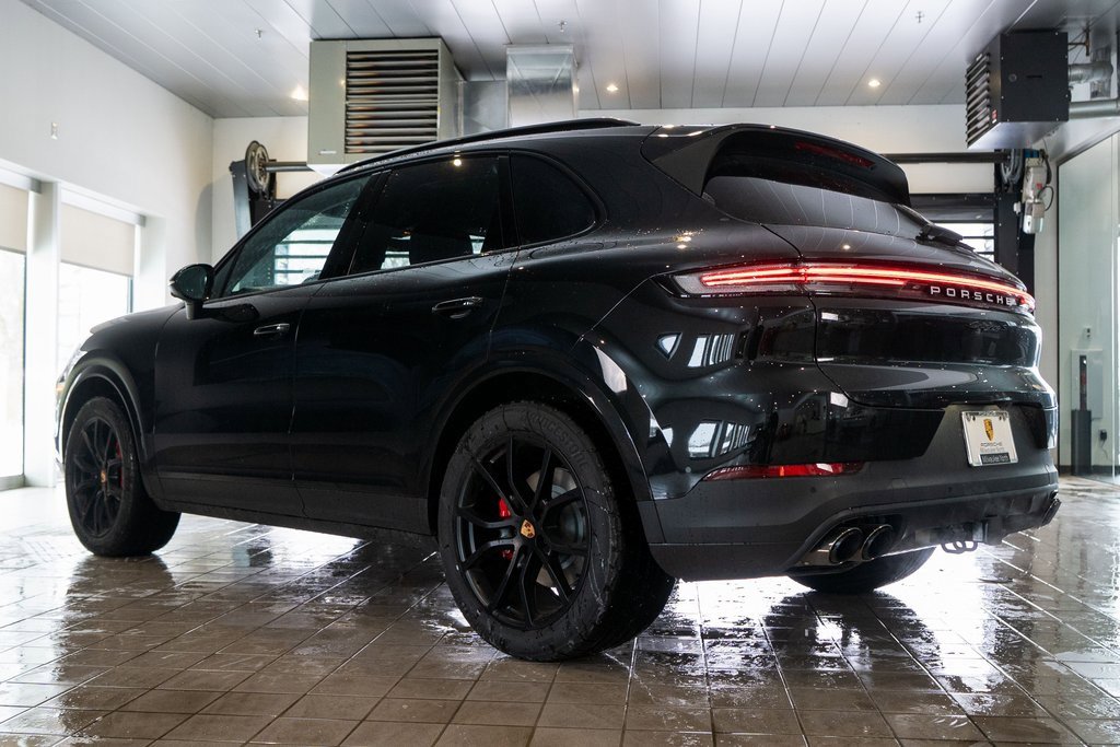 New 2026 Porsche Cayenne S image 3