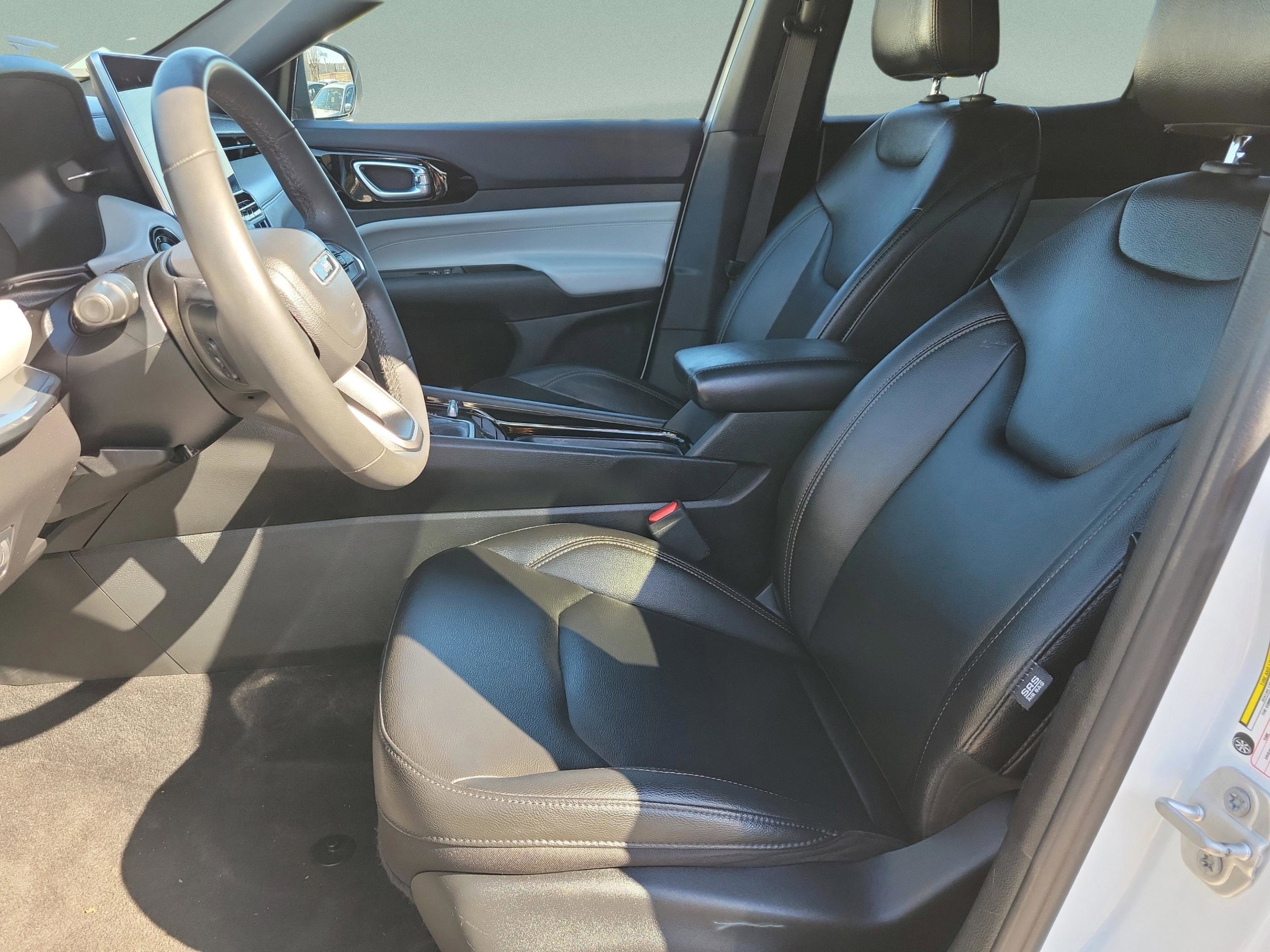 Used 2024 Jeep Compass Limited image 15