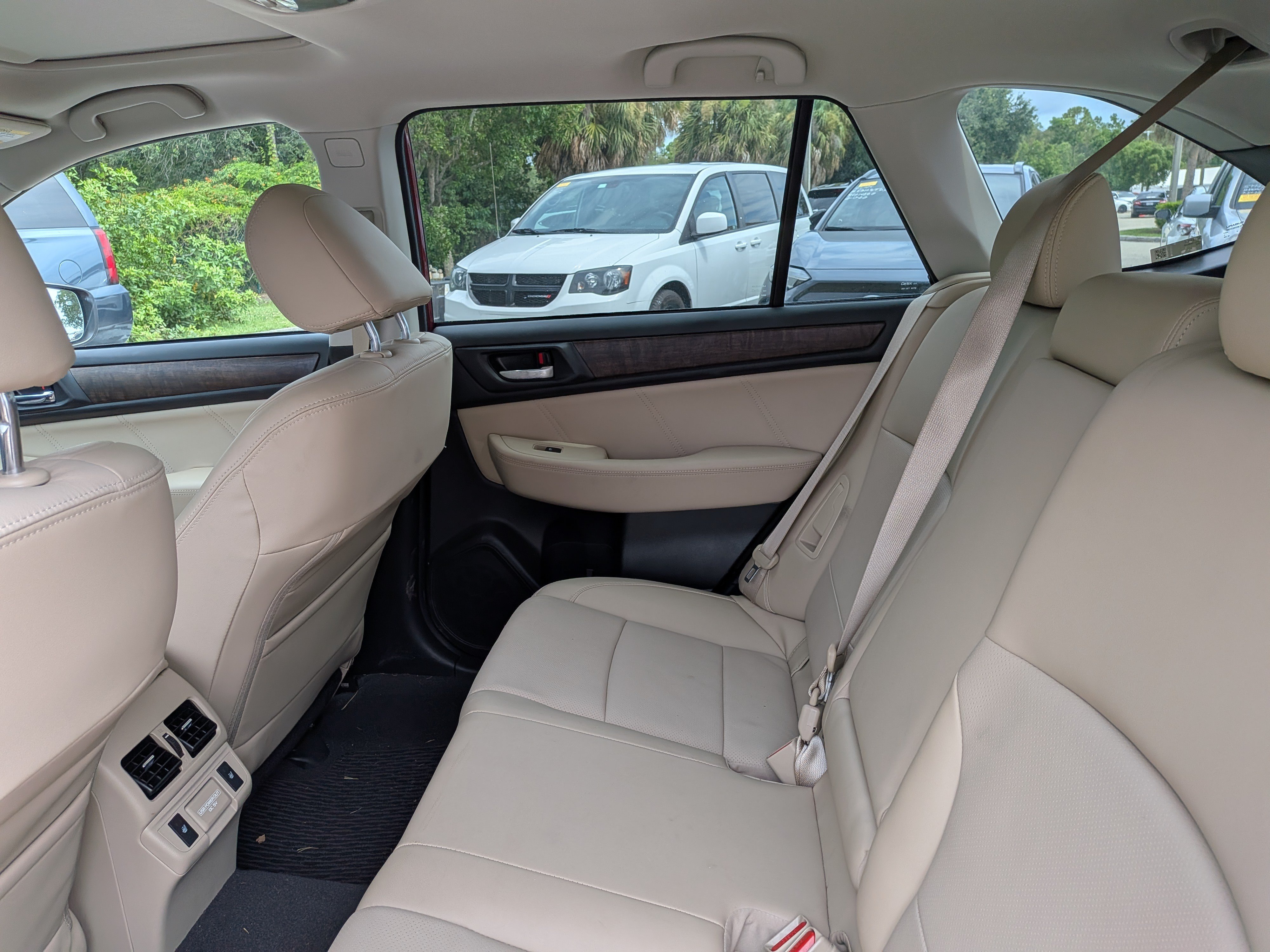 Used 2018 Subaru Outback 2.5i Limited AWD/4WD image 15