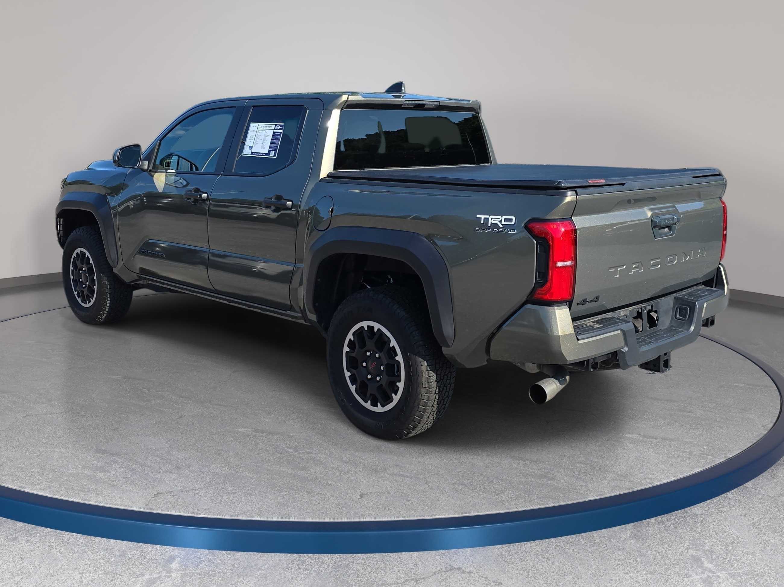 Used 2025 Toyota Tacoma TRD Off-Road AWD/4WD image 7