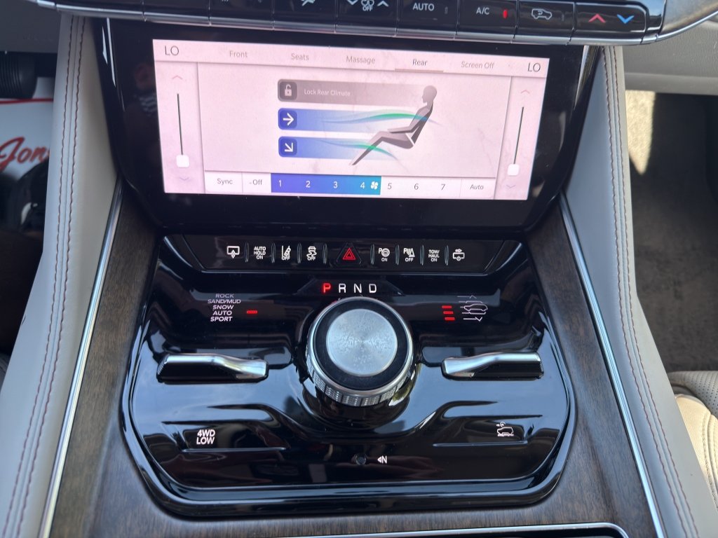 Used 2022 Jeep Grand Wagoneer Series I AWD/4WD image 24