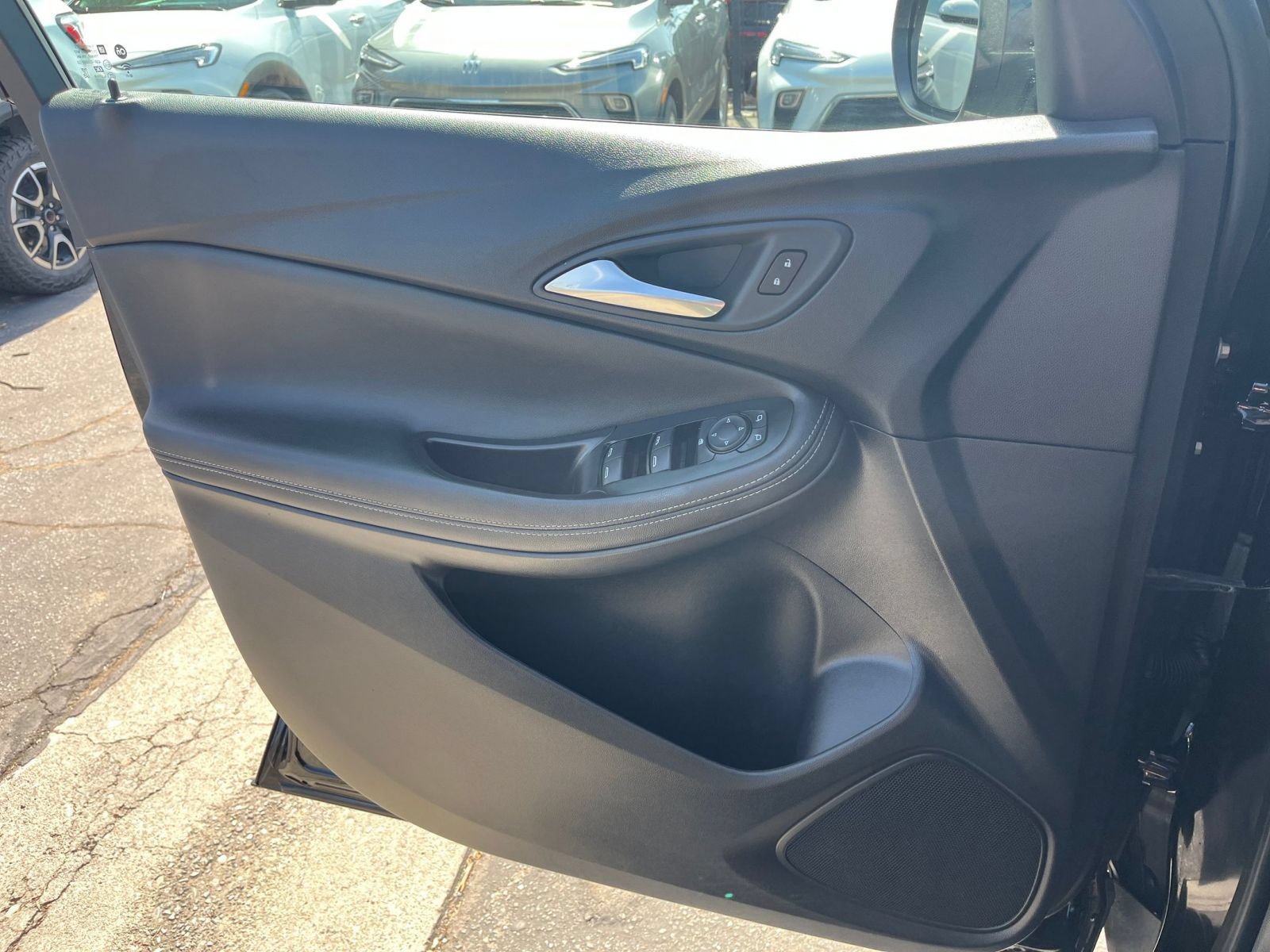 Used 2025 Buick Encore GX Preferred AWD/4WD image 18
