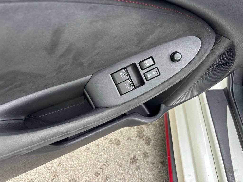 Used 2019 Nissan 370Z NISMO RWD image 22