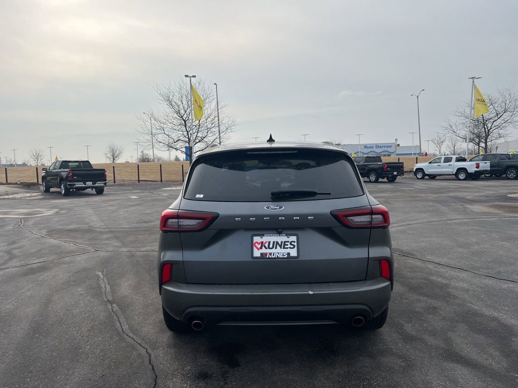 Used 2024 Ford Escape ST-Line image 4