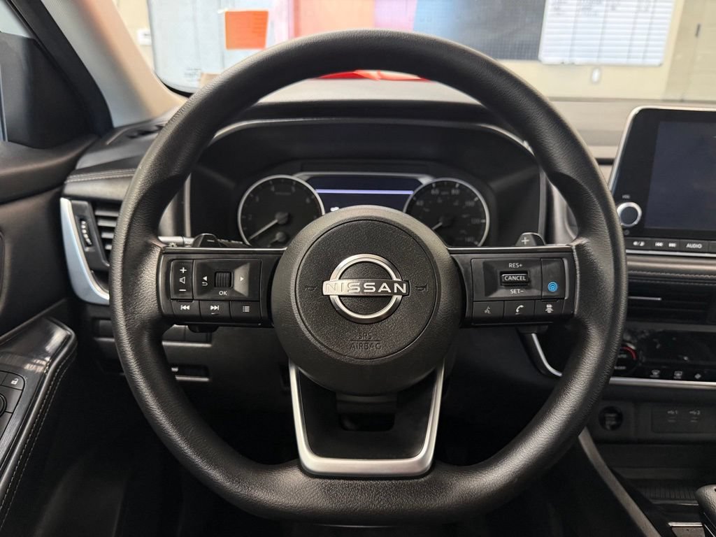 Used 2024 Nissan Rogue SV FWD image 13
