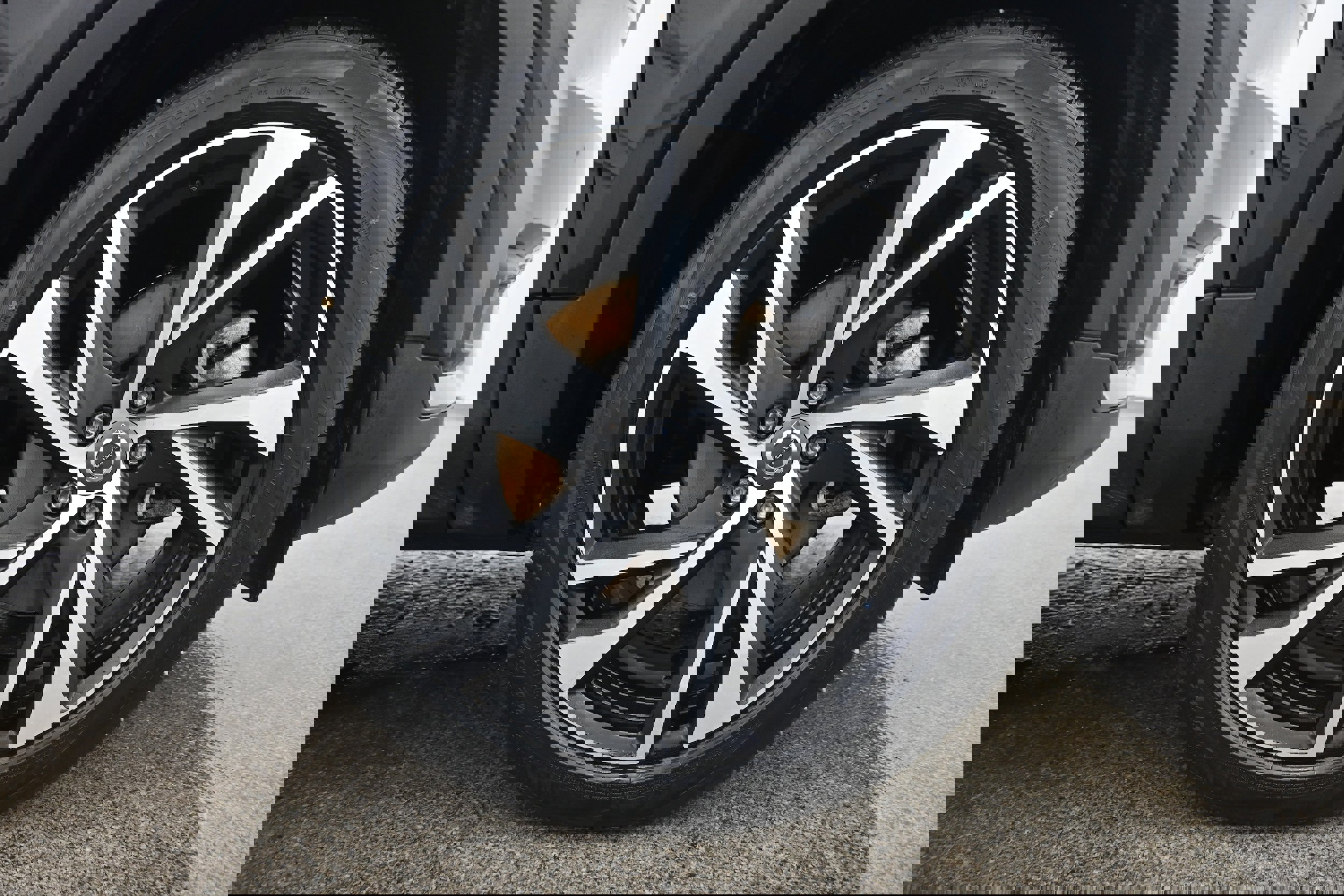 Used 2020 Volvo XC40 T5 R-Design image 38