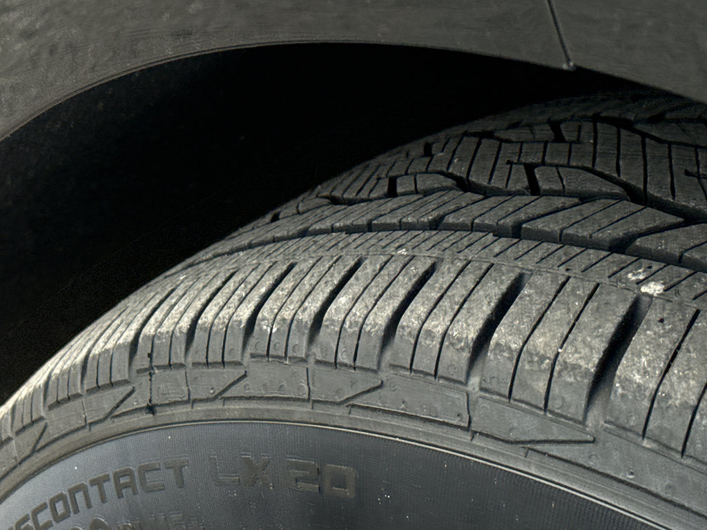 Used 2023 Buick Enclave Avenir w/ Avenir Technology Package image 11