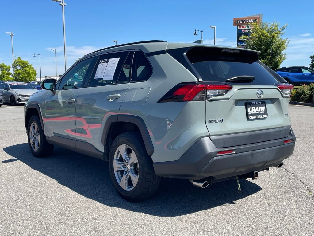 Used 2022 Toyota RAV4 XLE w/ Convenience Package FWD image 4