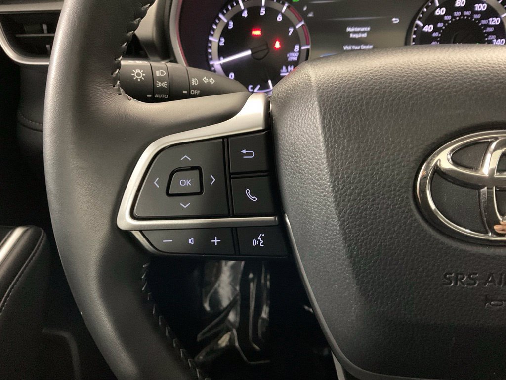 Used 2025 Toyota Highlander XLE FWD image 27