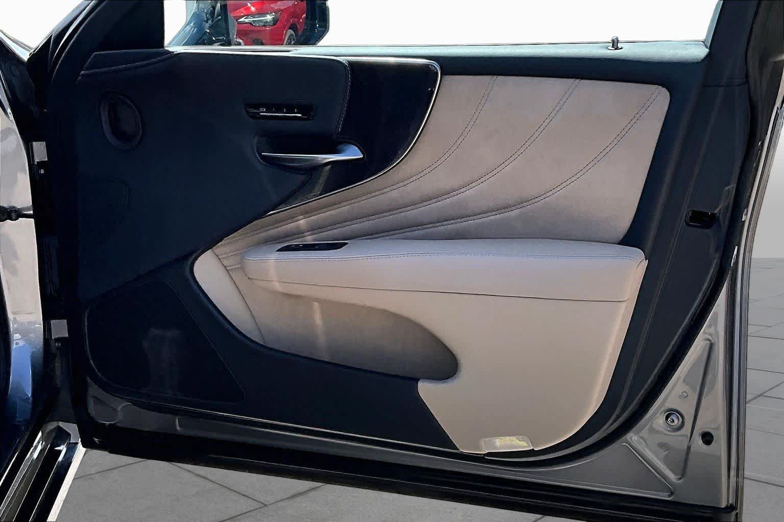 Used 2022 Lexus LS 500 AWD w/ Interior Upgrade Package image 27