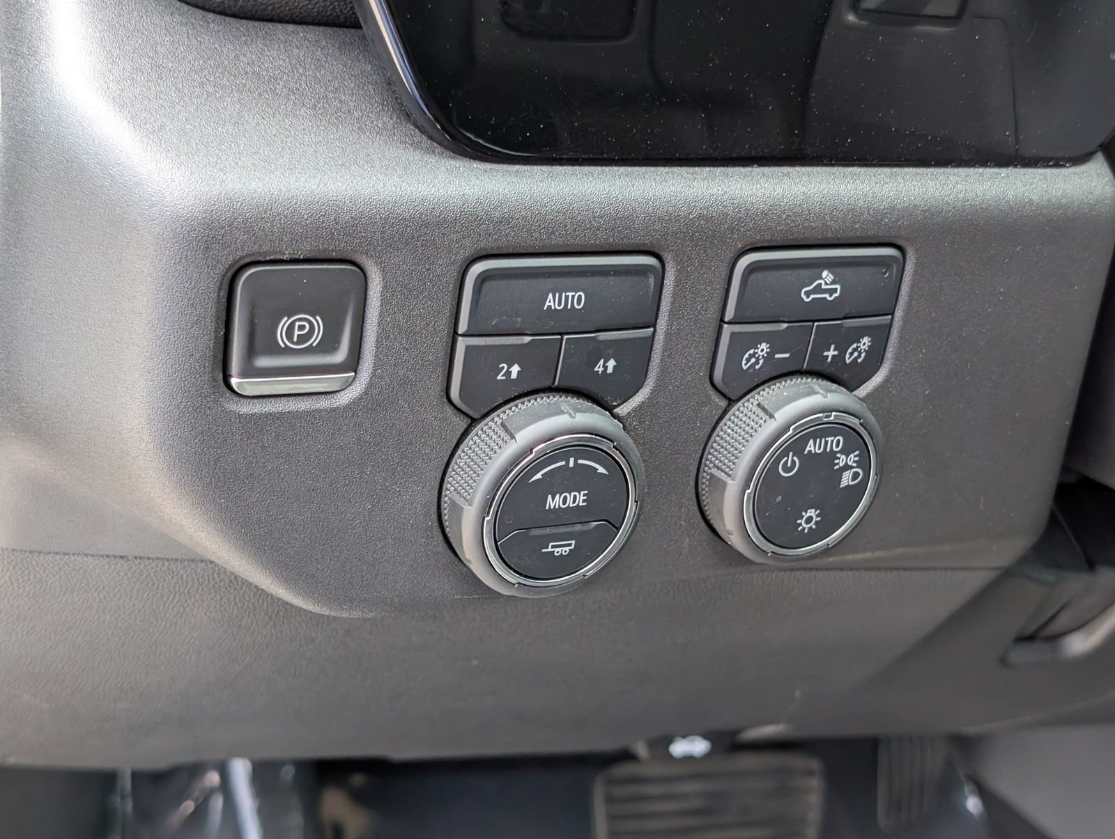 Used 2023 Chevrolet Silverado 1500 LT AWD/4WD image 21