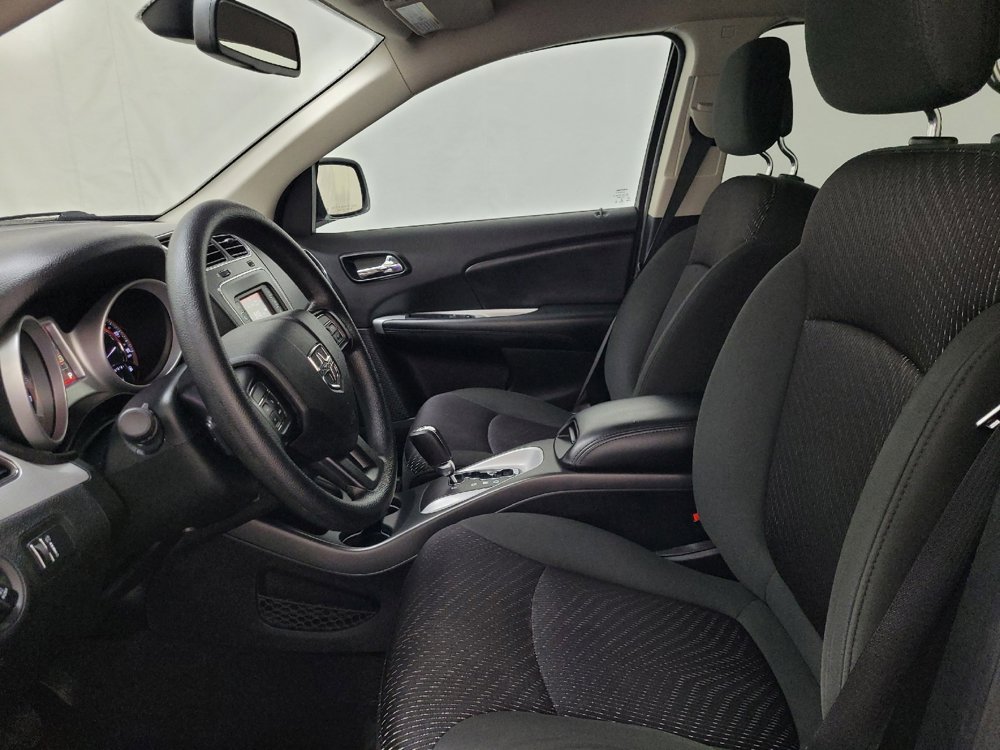 Used 2019 Dodge Journey SE image 17