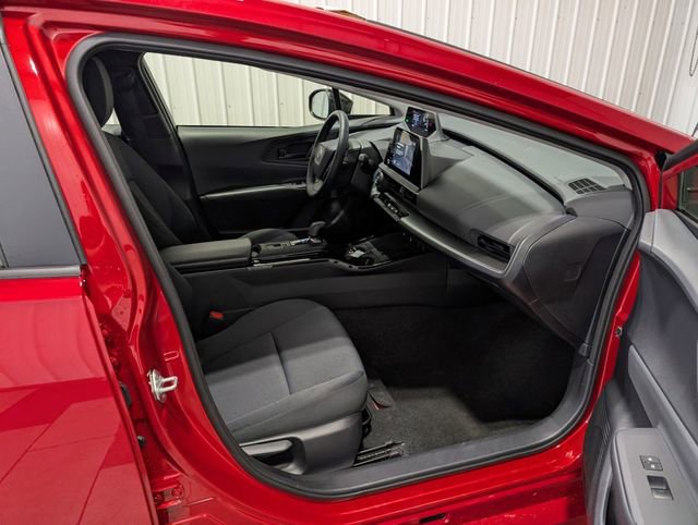 Used 2025 Toyota Prius LE FWD image 27