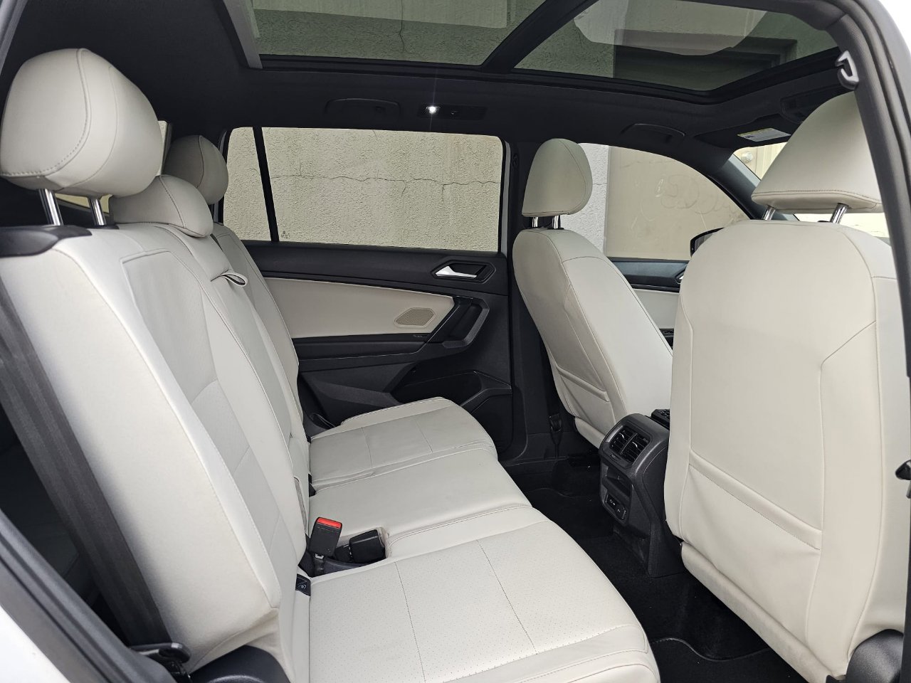 Used 2019 Volkswagen Tiguan SEL R-Line image 32
