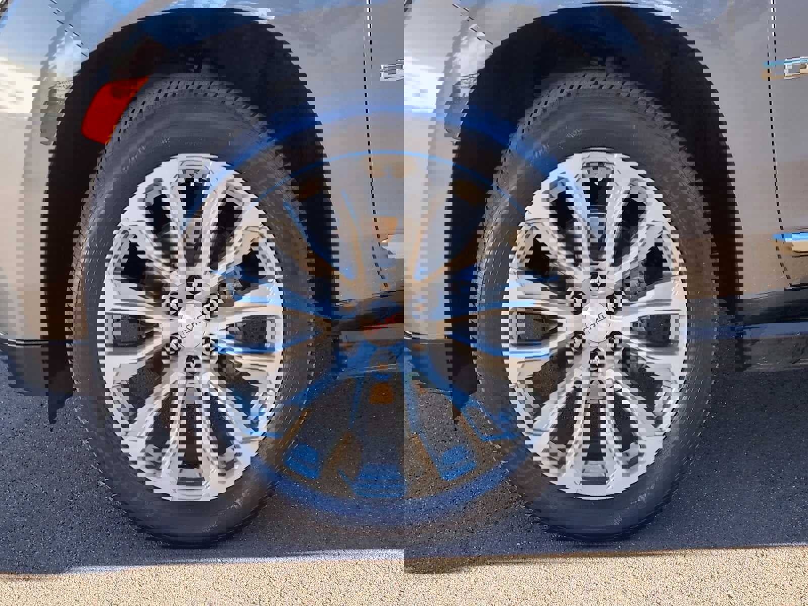 Used 2021 GMC Yukon Denali w/ Denali Premium Package image 19