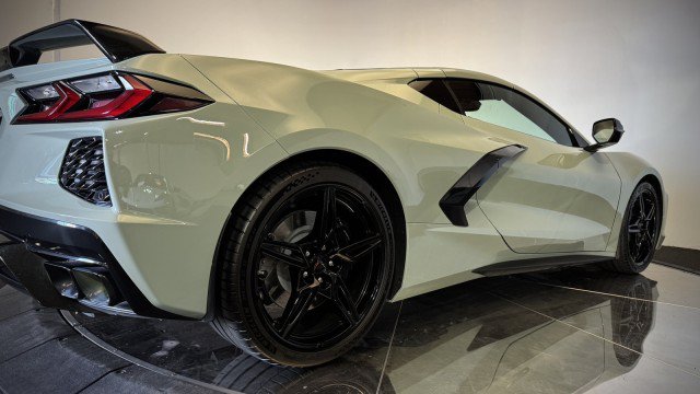 Used 2024 Chevrolet Corvette Stingray Premium Cpe w/ Z51 Performance Package RWD image 28