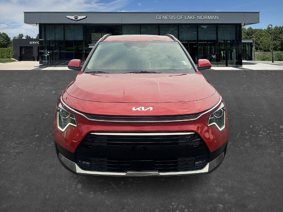Used 2024 Kia Niro FWD image 2