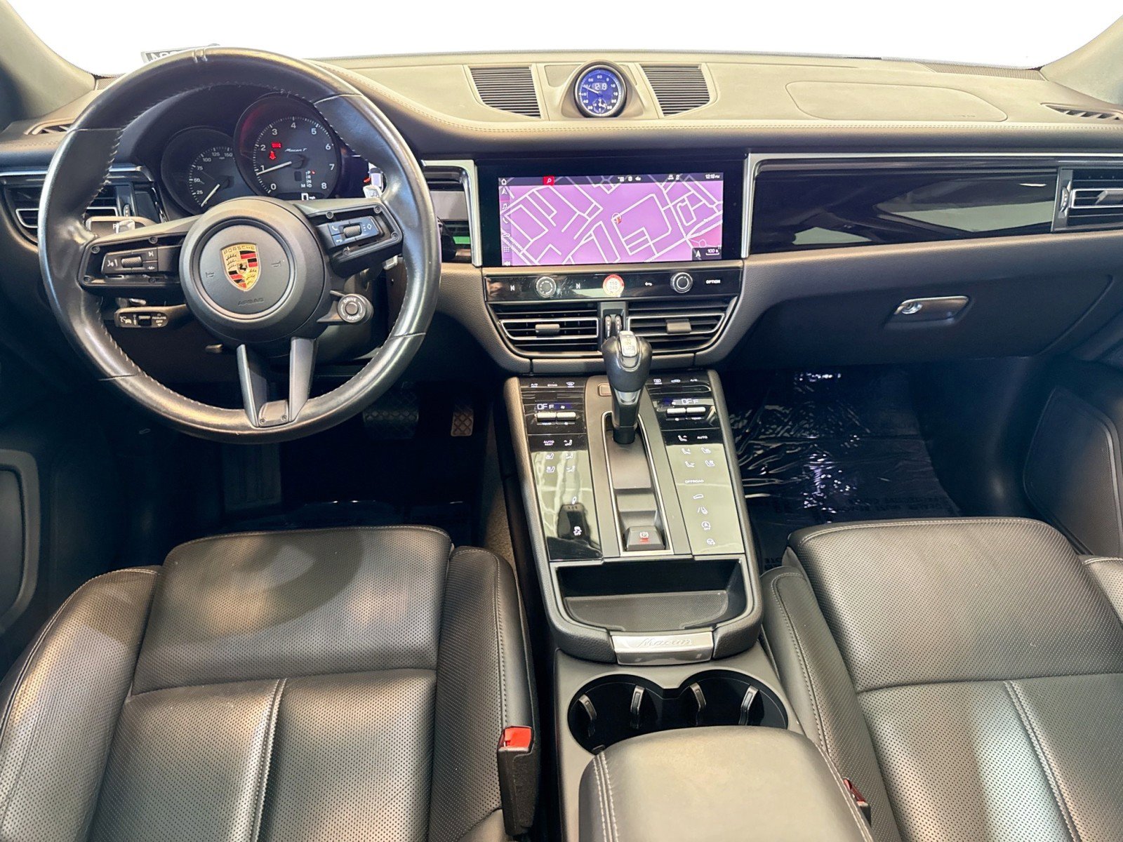 Certified 2024 Porsche Macan Turbo w/ Premium Plus Package image 20