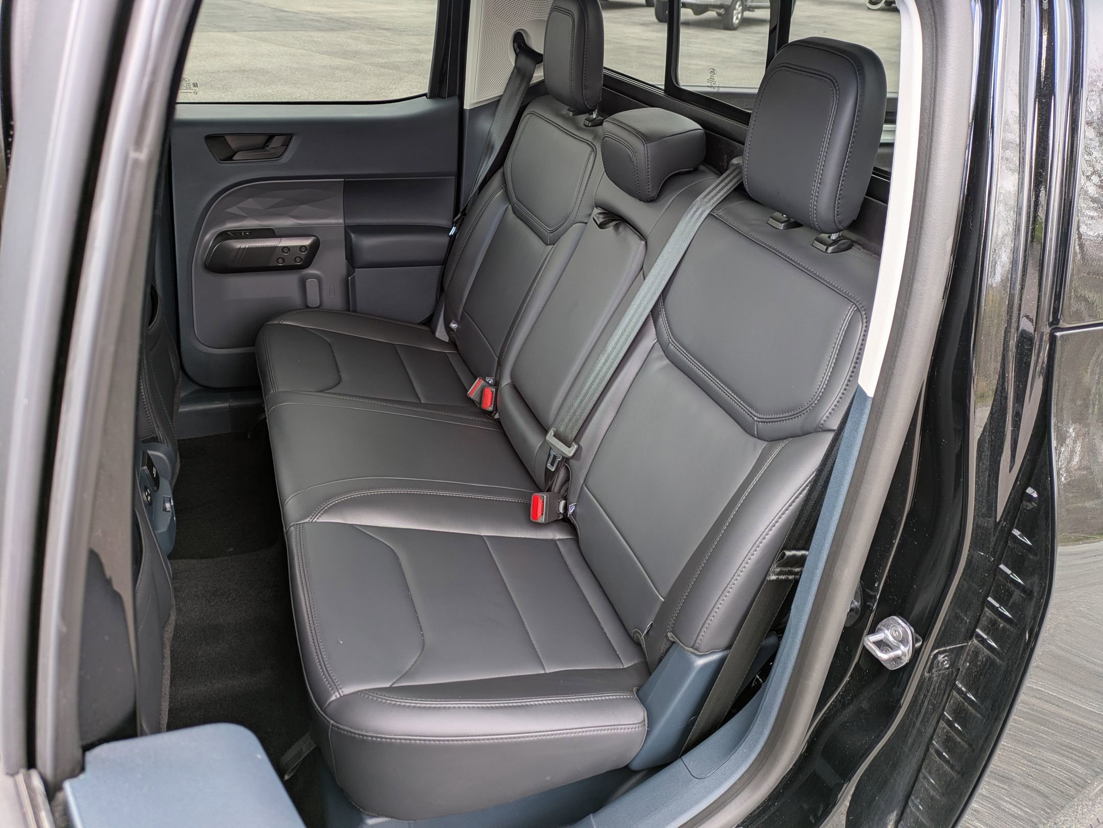 Certified 2024 Ford Maverick Lariat w/ Black Appearance Package AWD/4WD image 17