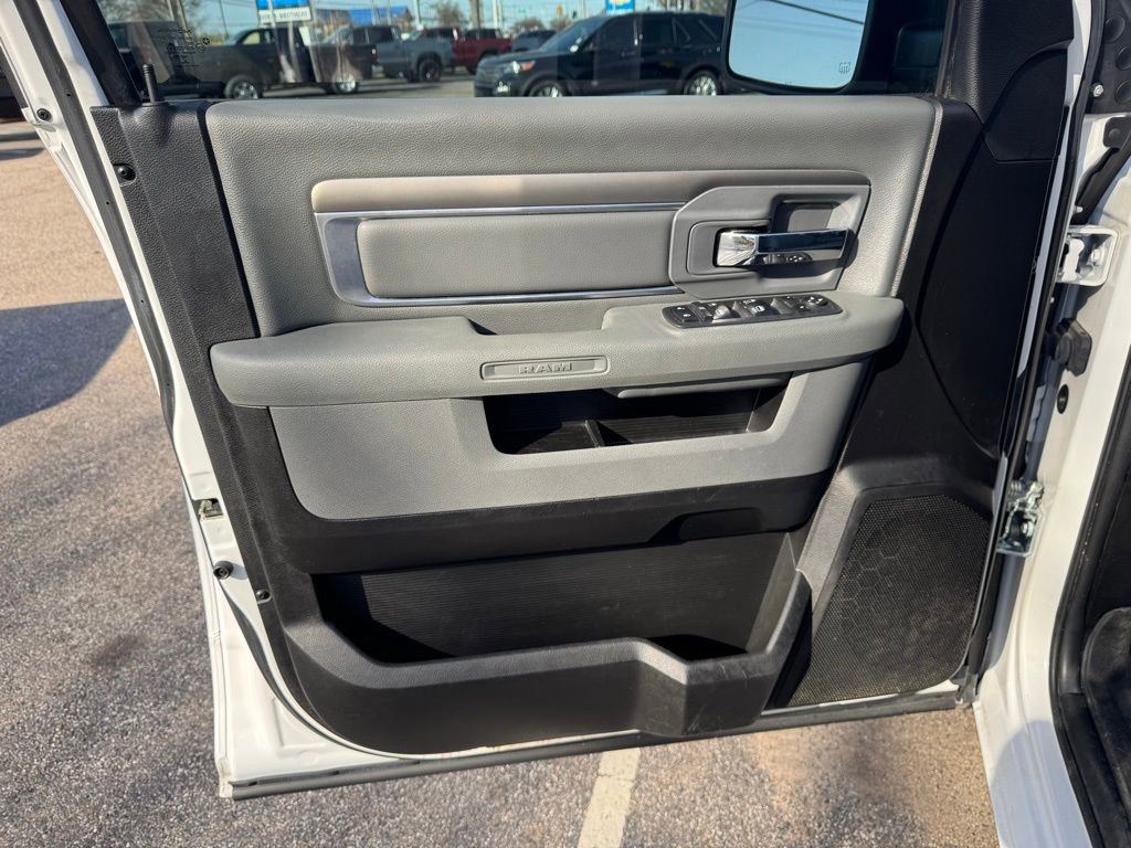 Used 2019 RAM 1500 Classic SLT image 15