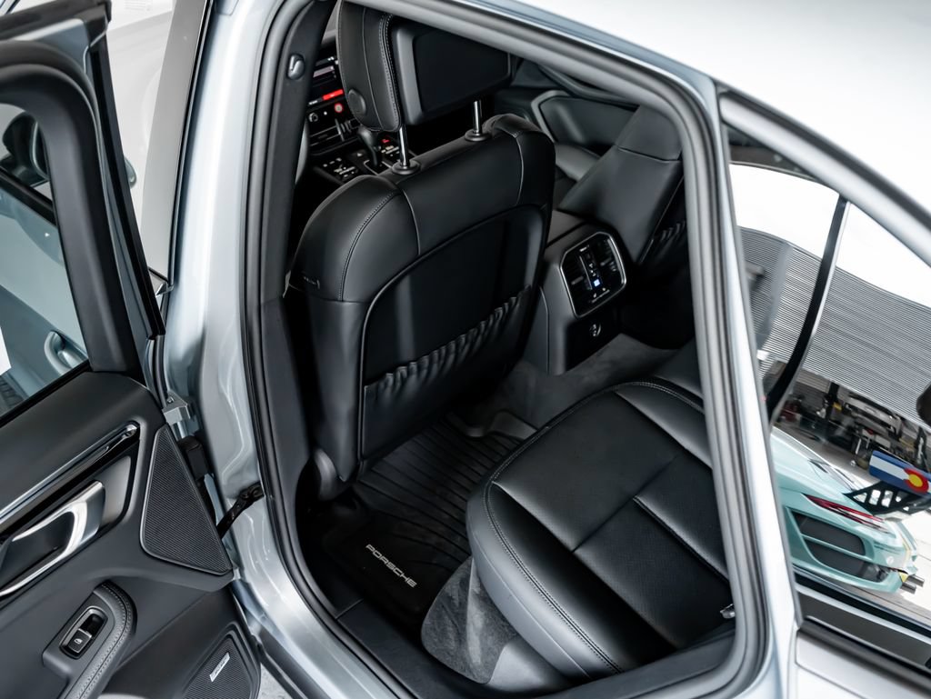 Certified 2026 Porsche Macan AWD/4WD image 23