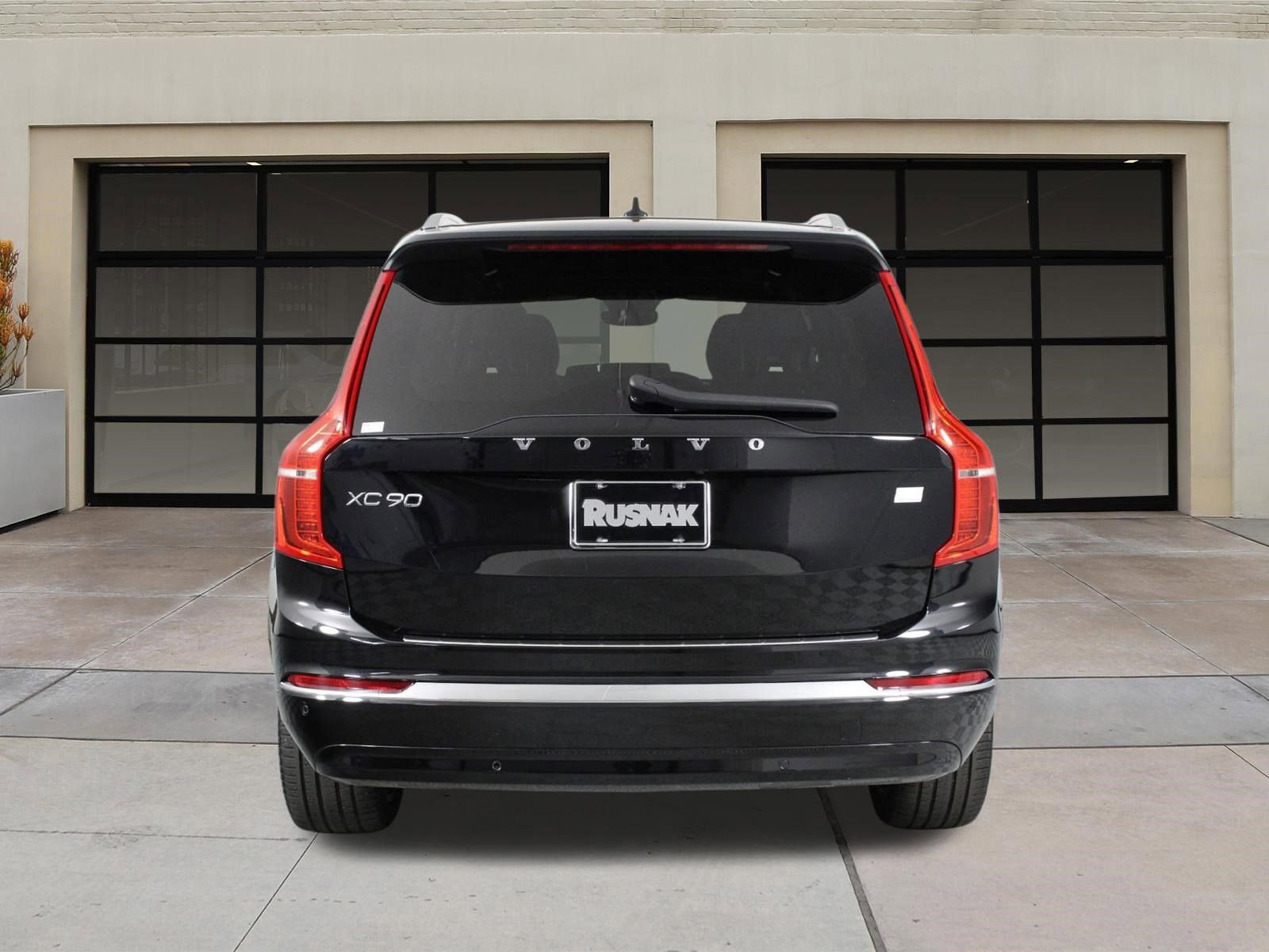 Certified 2024 Volvo XC90 T8 Plus w/ Protection Package Premier AWD/4WD image 5