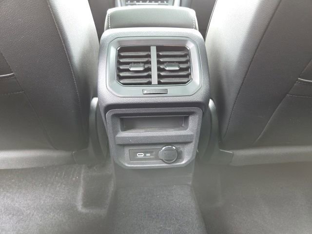 Used 2024 Volkswagen Tiguan SE w/ Panoramic Sunroof Package AWD/4WD image 24