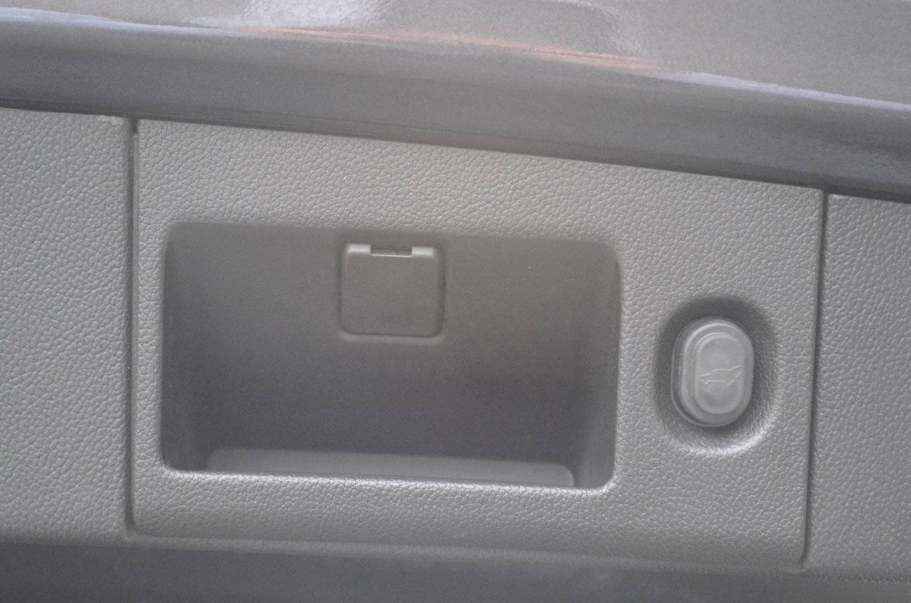 Used 2017 Chevrolet Tahoe LT image 17