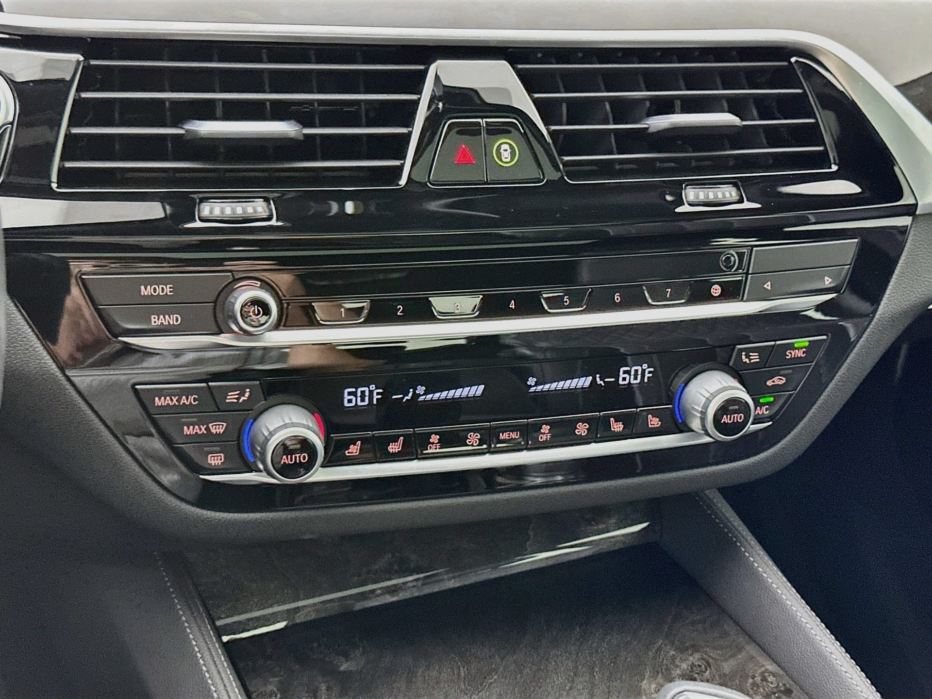 Used 2020 BMW 530i w/ Premium Package RWD image 17