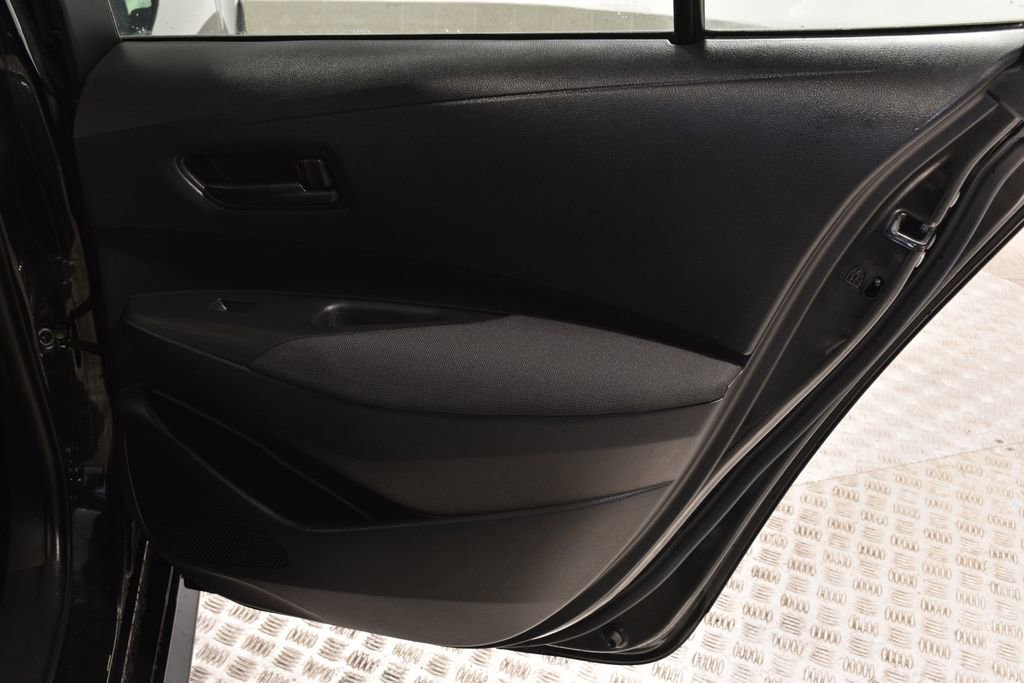 Used 2022 Toyota Corolla LE image 30