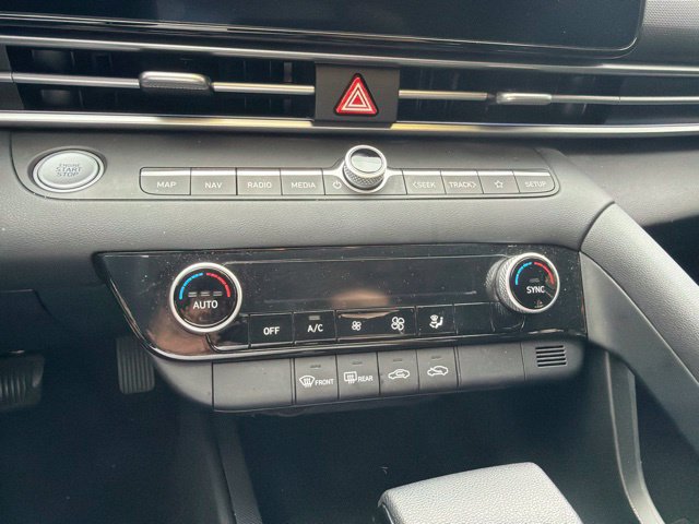 Used 2024 Hyundai Elantra SEL FWD image 26
