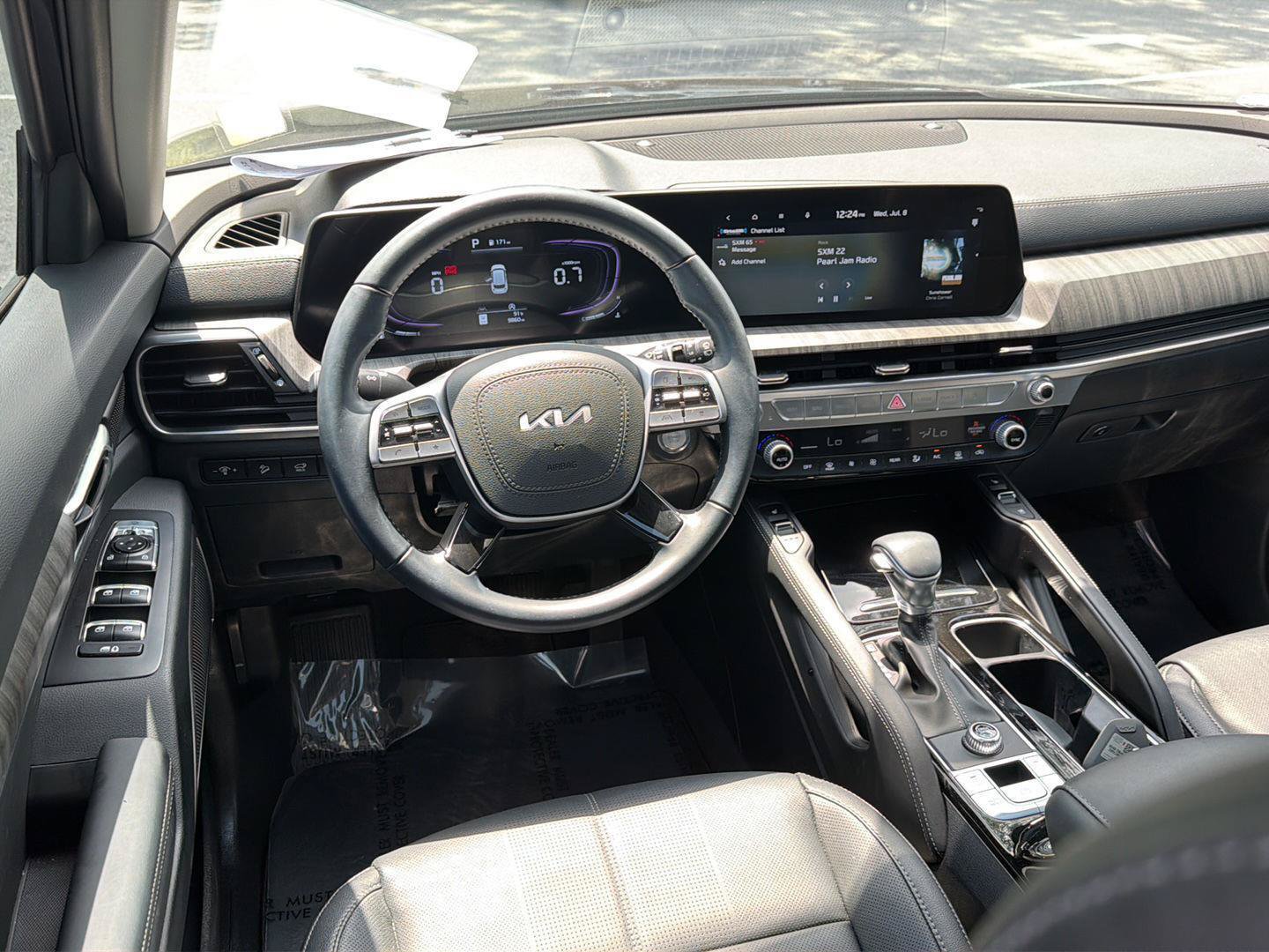 Used 2025 Kia Telluride EX FWD image 19