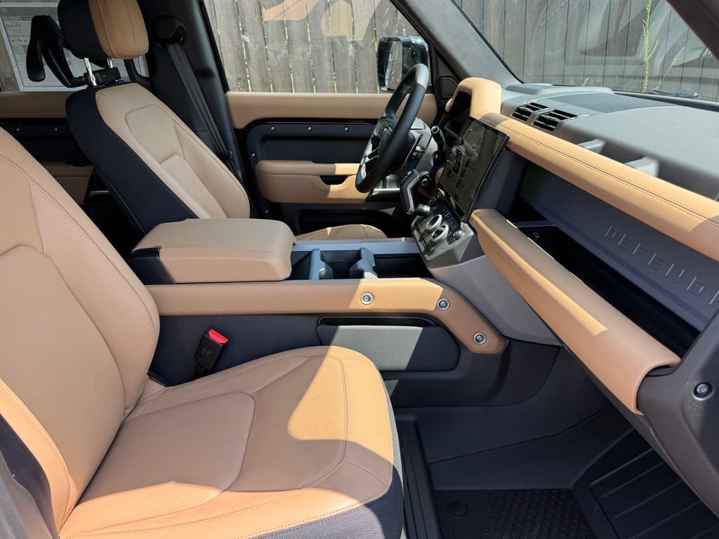 New 2026 Land Rover Defender 130 V8 AWD/4WD image 12
