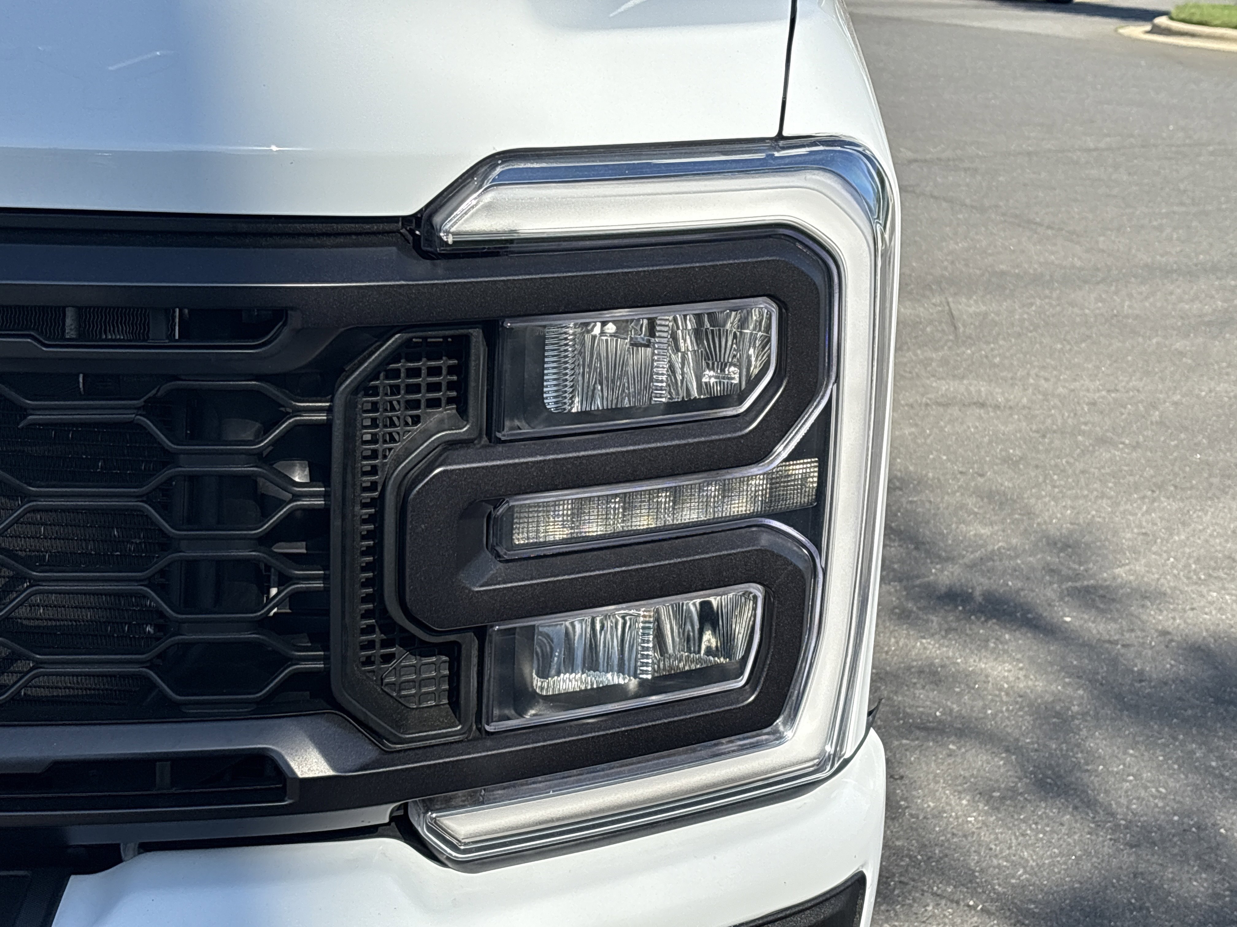 Used 2024 Ford F250 XL w/ STX Appearance Package AWD/4WD image 3