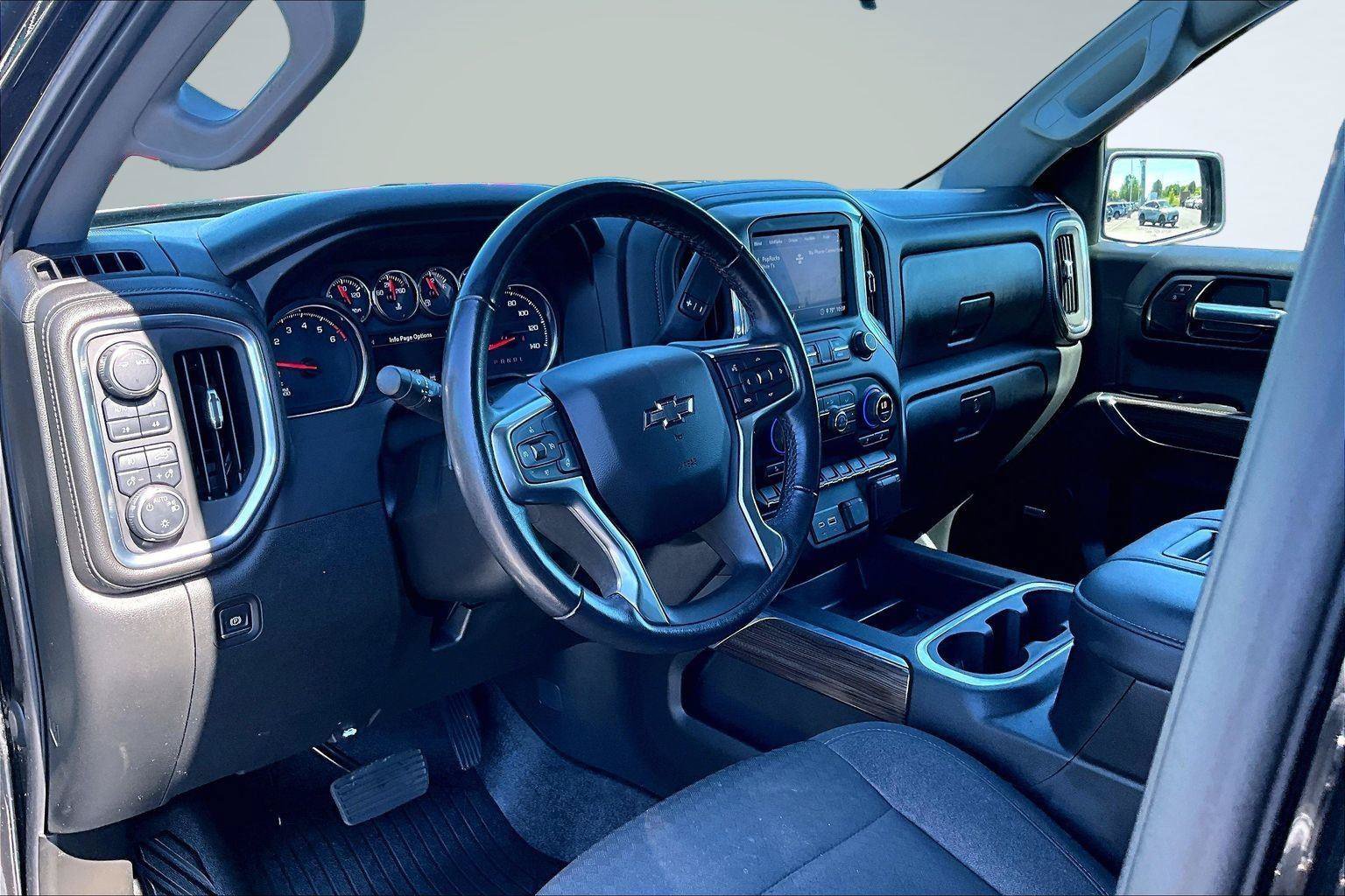 Used 2020 Chevrolet Silverado 1500 RST AWD/4WD image 15