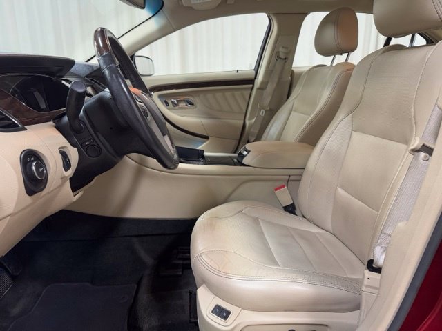 Used 2013 Ford Taurus Limited FWD image 15