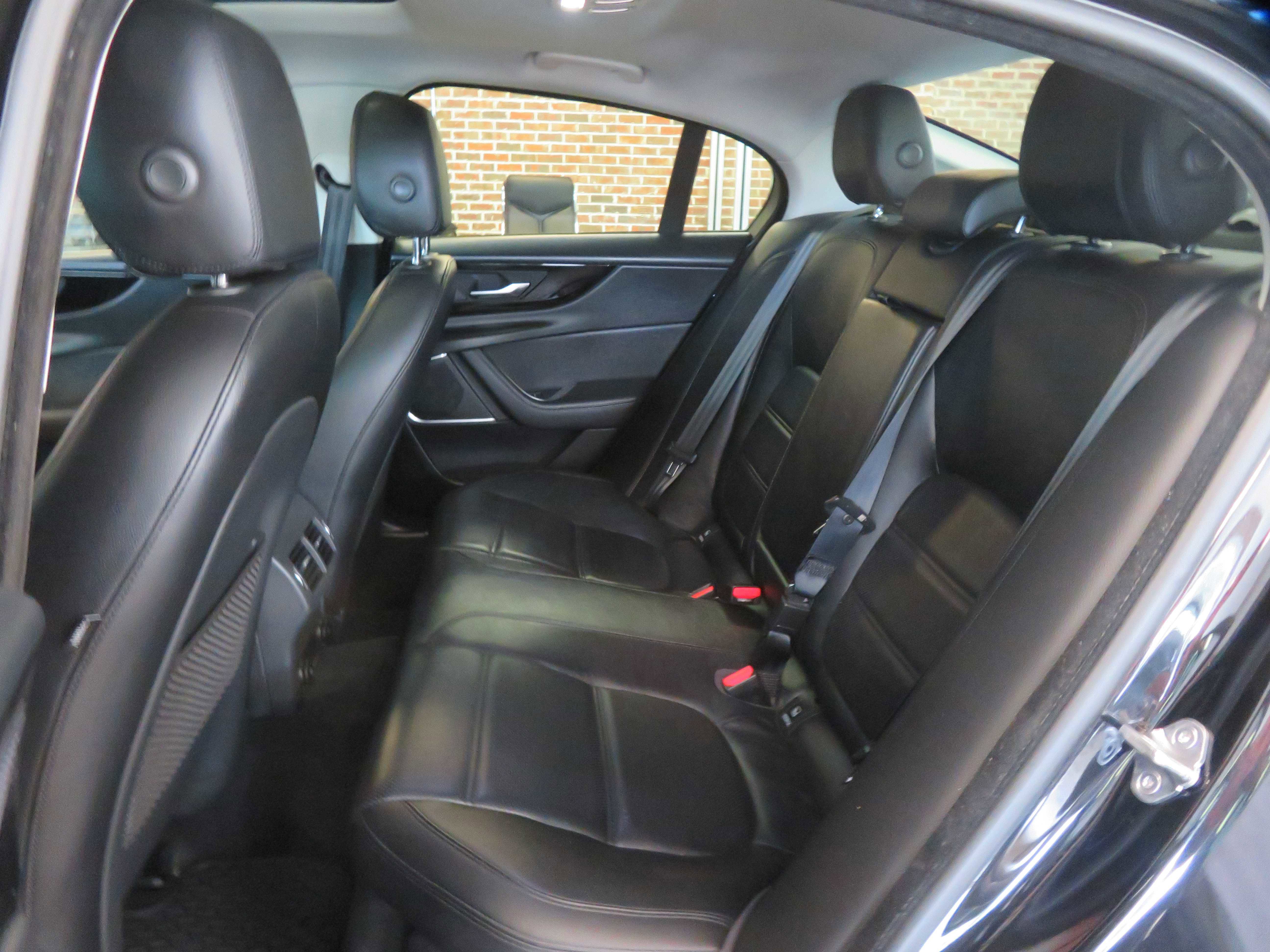 Used 2020 Jaguar XE S image 18