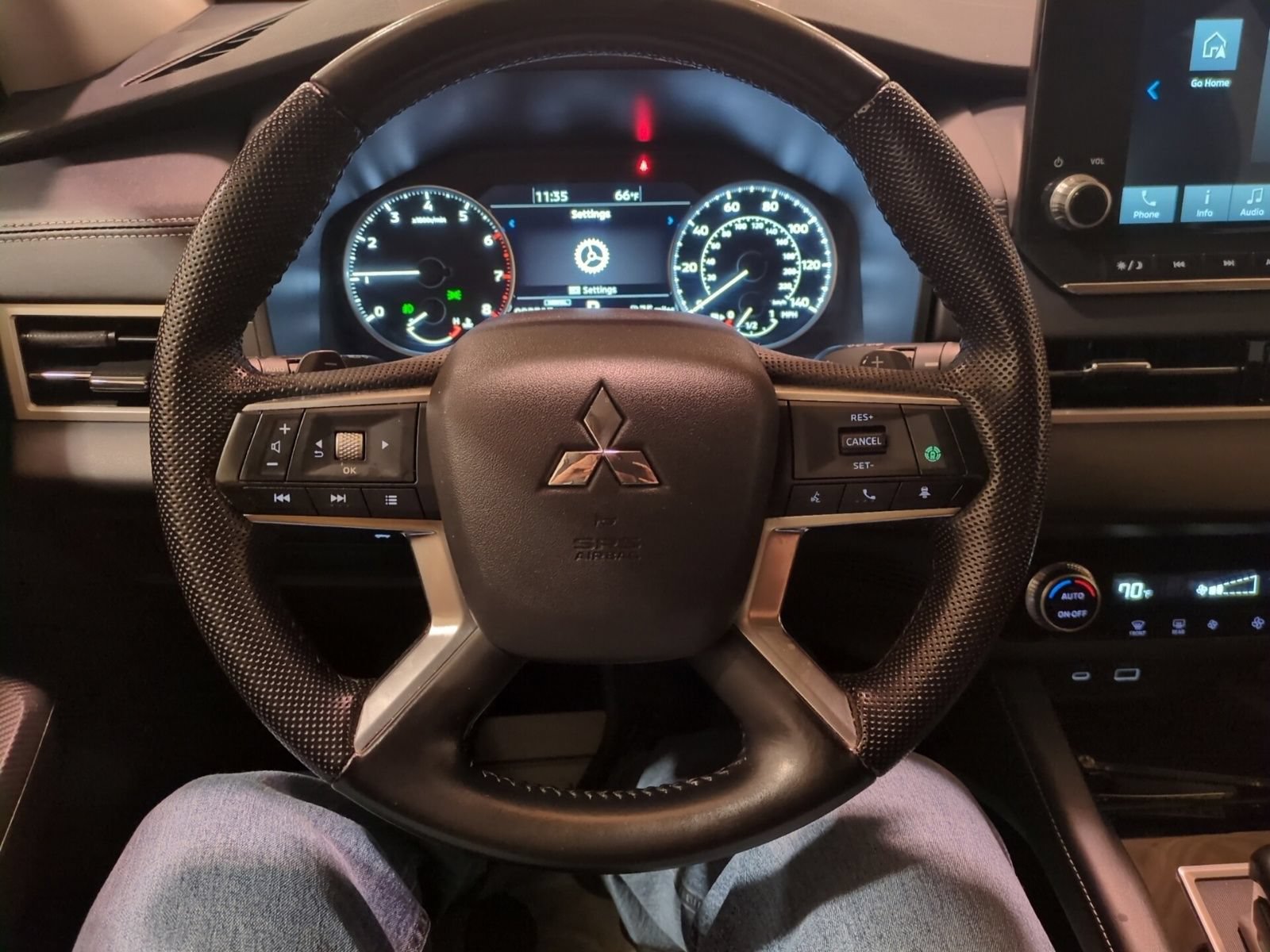 Used 2023 Mitsubishi Outlander SE AWD/4WD image 21
