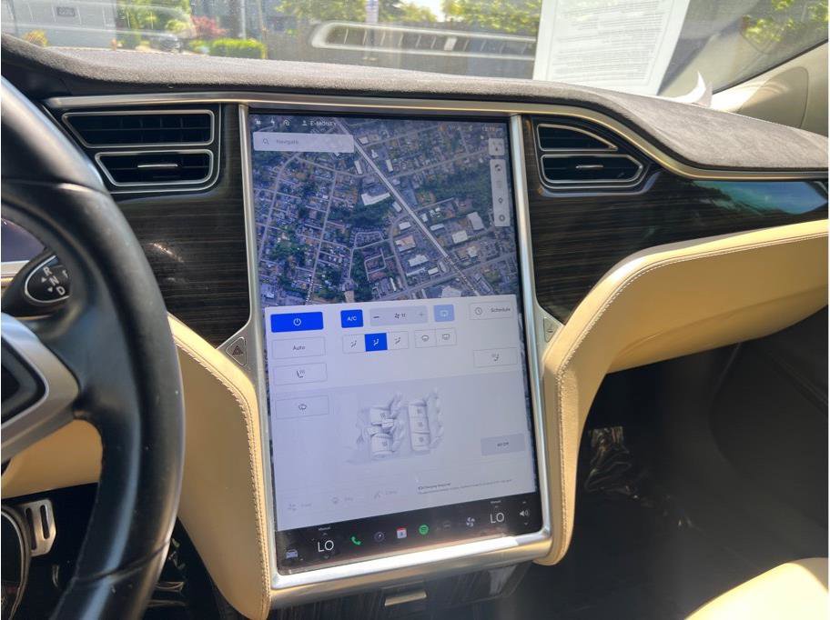 Used 2014 Tesla Model S 85 image 9