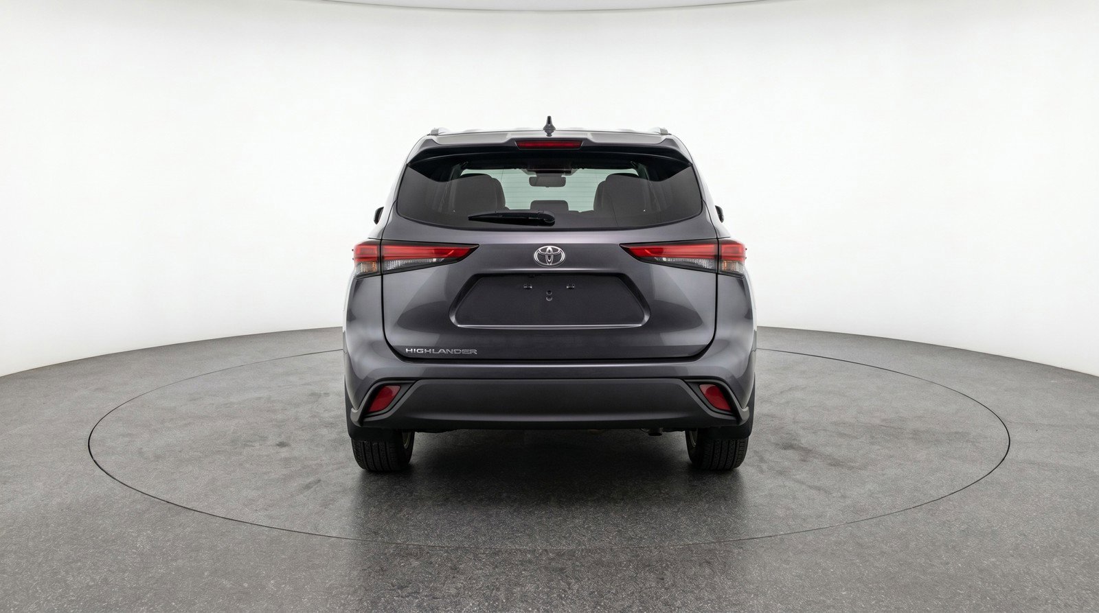 Used 2025 Toyota Highlander LE FWD image 7