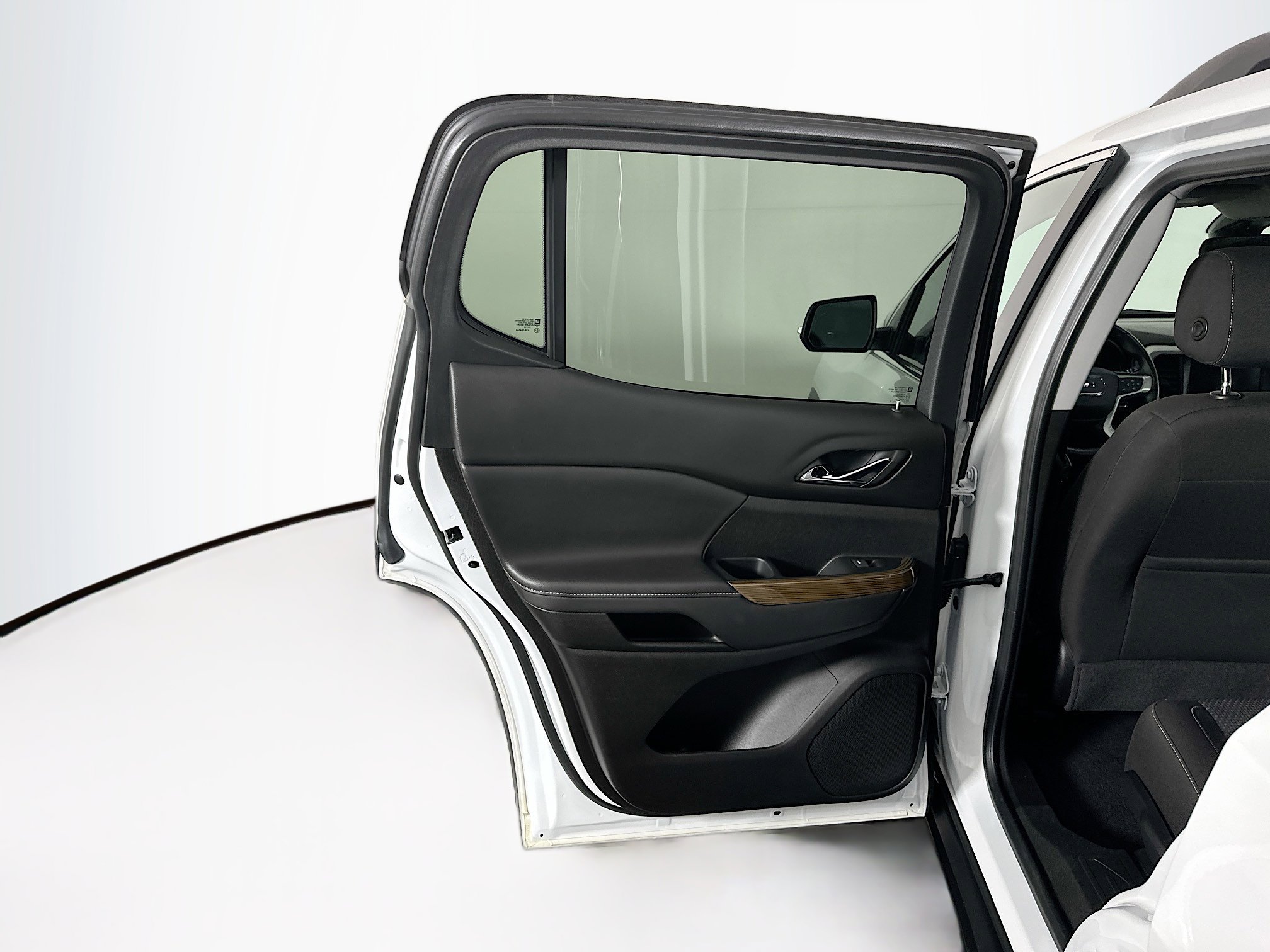 Used 2023 GMC Acadia SLE w/ Driver Convenience Package image 26