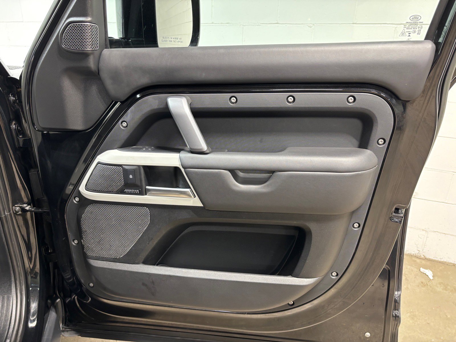 Used 2023 Land Rover Defender 110 X-Dynamic SE image 33