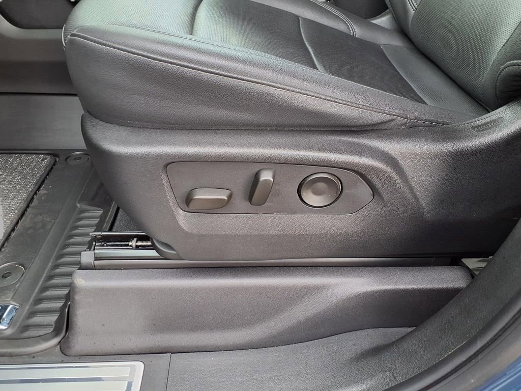 Used 2024 Chevrolet Silverado 1500 LTZ w/ LTZ Premium Package AWD/4WD image 23